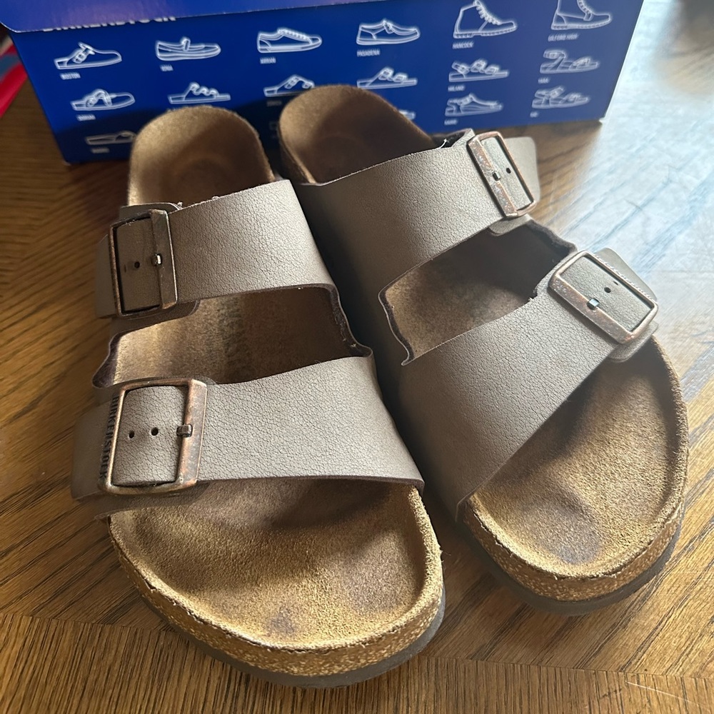 Mocca Arizona Birkenstocks 39